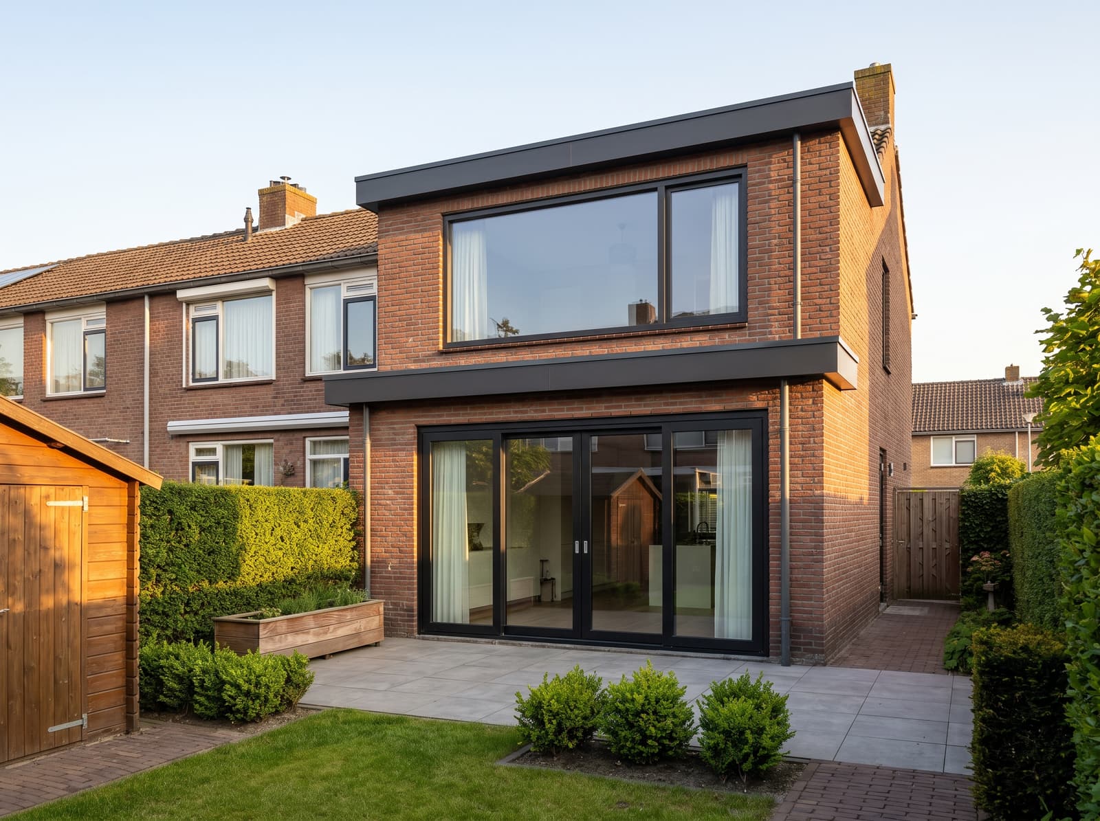 Aanbouw met opbouw